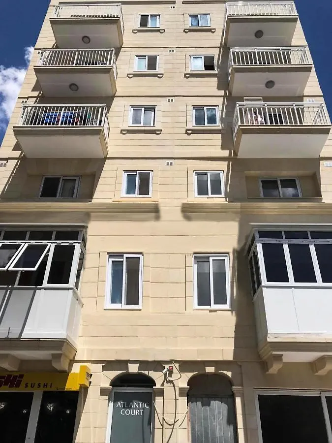F11 Room 3, Private Room Two Single Beds Shared Bathroom In Shared Flat Msida 0*,  Malta