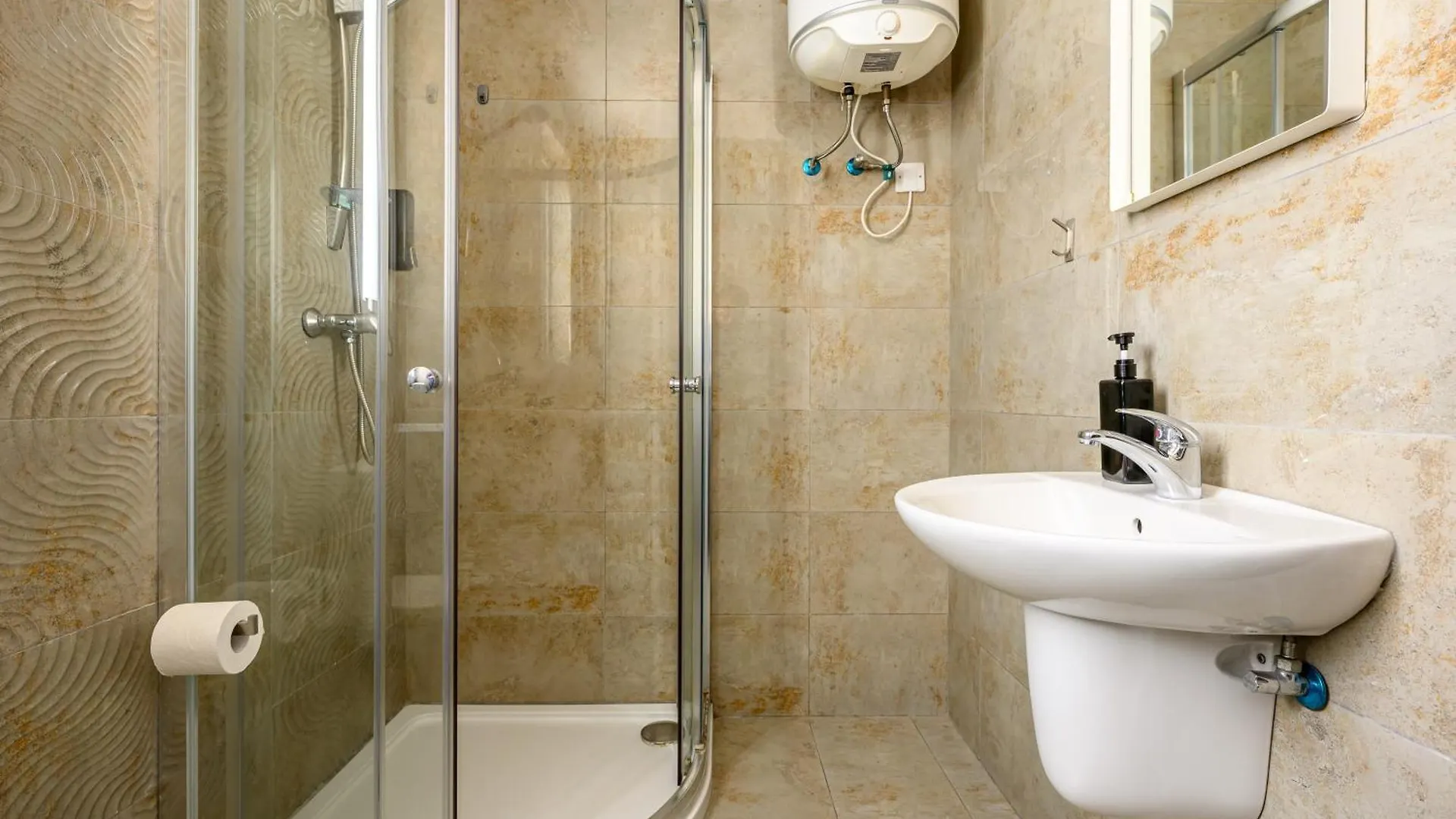 F11 Room 3, Private Room Two Single Beds Shared Bathroom In Shared Flat Msida 0*,