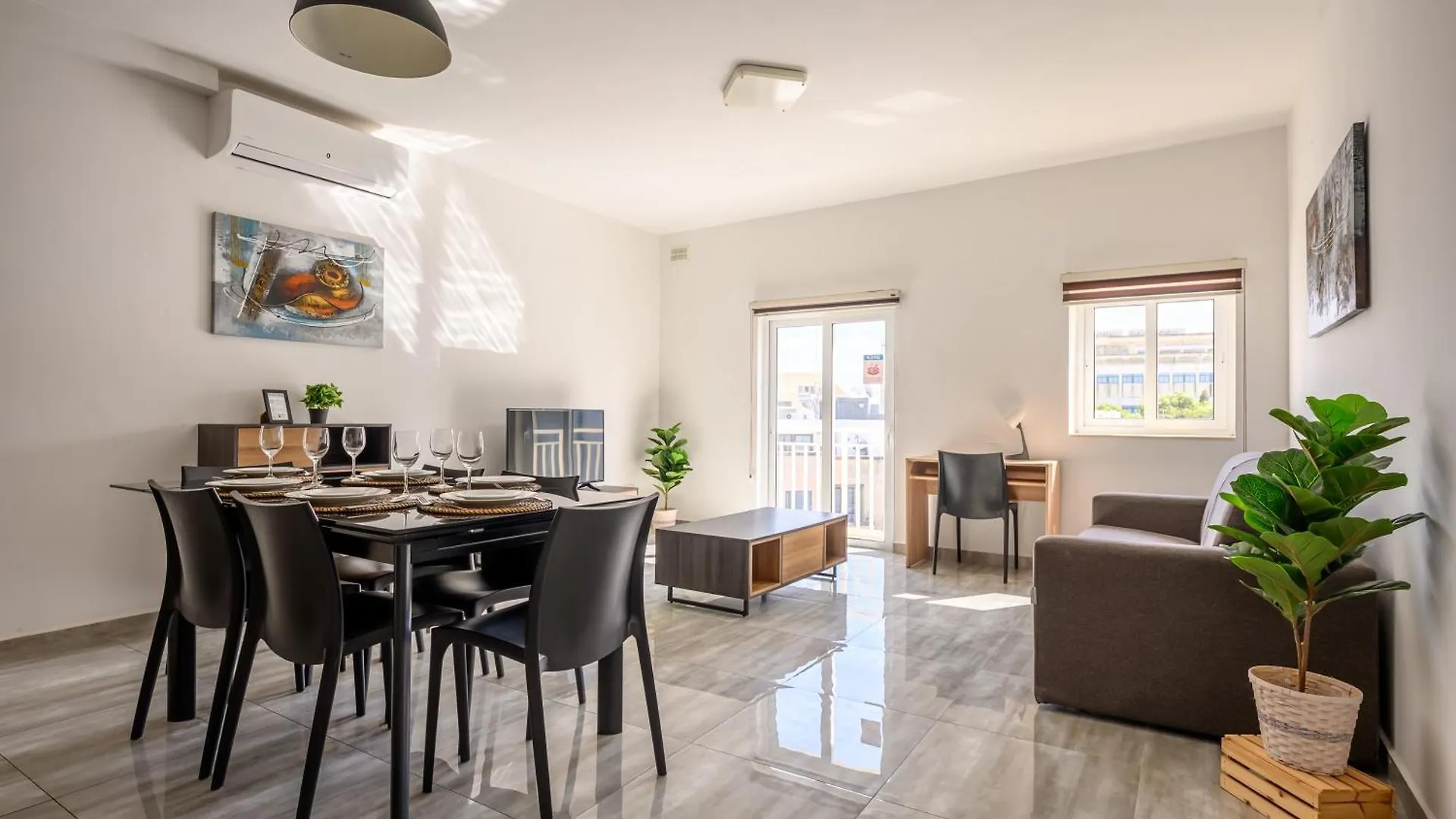 F11 Room 3, Private Room Two Single Beds Shared Bathroom In Shared Flat Msida Homestay